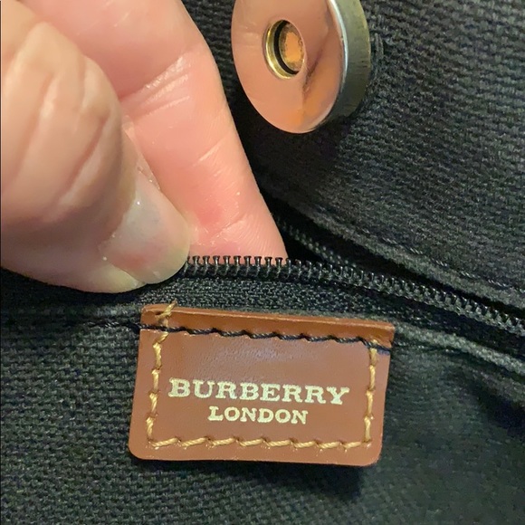 Burberry medium tote - Picture 3 of 11
